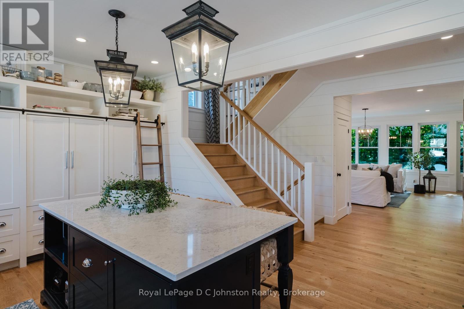 81 Cedar Bush Drive, Saugeen Shores, Ontario  N0H 2L0 - Photo 11 - X12461725