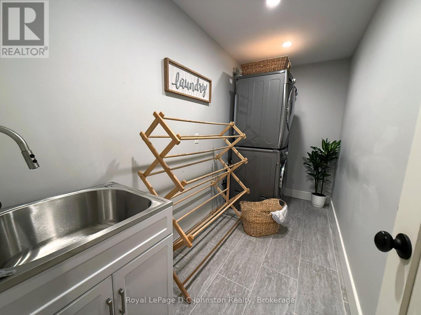 81 Cedar Bush Drive, Saugeen Shores, Ontario  N0H 2L0 - Photo 36 - X12461725