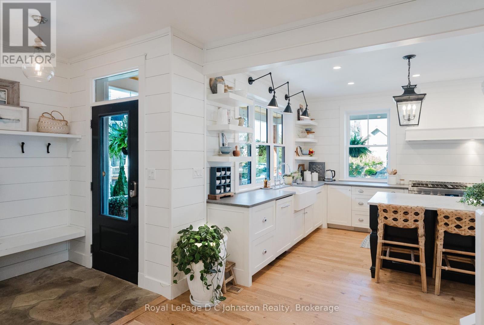 81 Cedar Bush Drive, Saugeen Shores, Ontario  N0H 2L0 - Photo 7 - X12461725