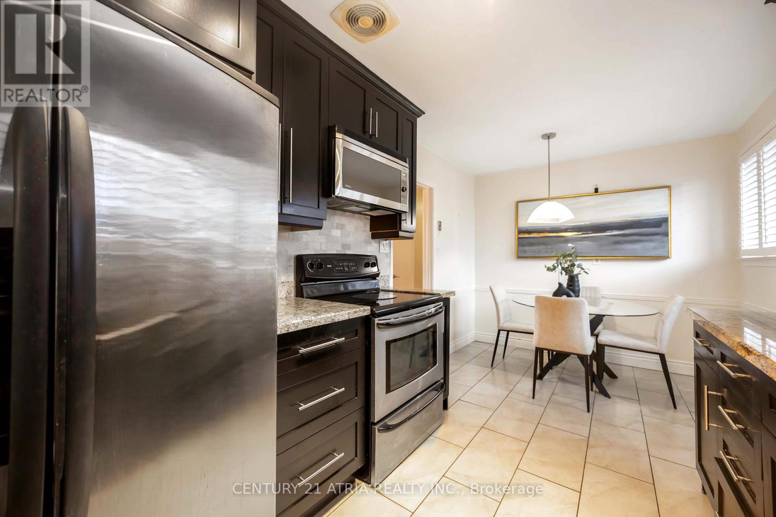 39 Amberdale Drive, Toronto, Ontario  M1P 4B9 - Photo 13 - E12606406