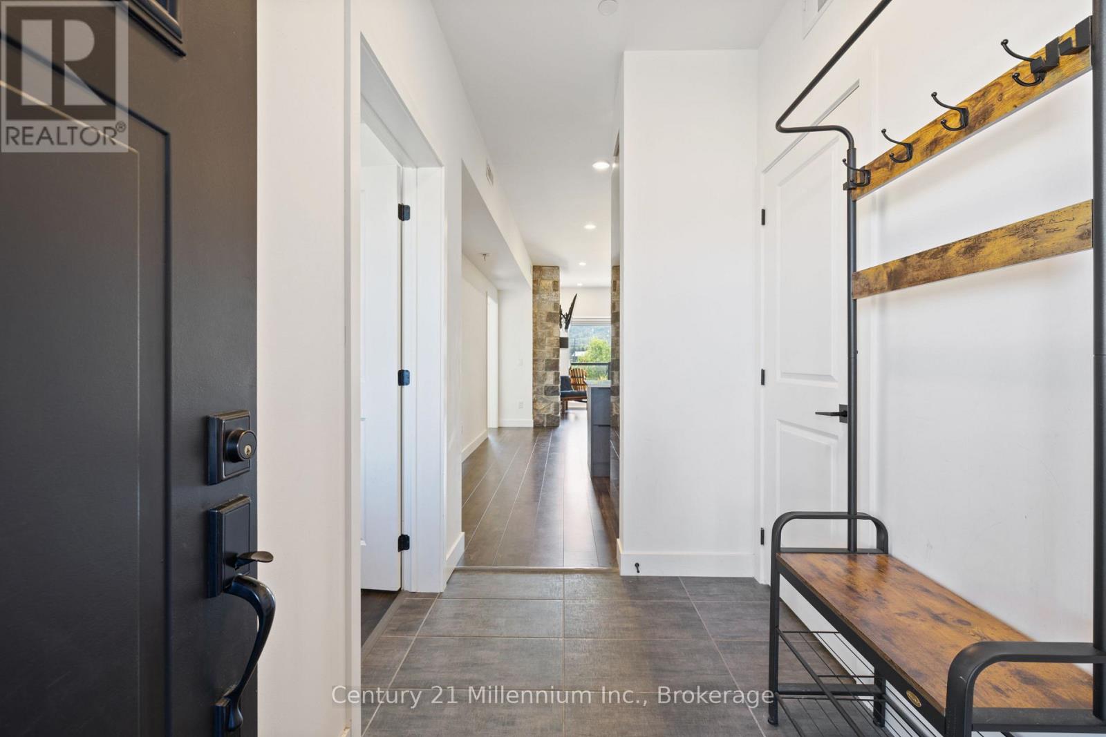 306 - 20 Beckwith Lane, Blue Mountains, Ontario  L9Y 0R4 - Photo 3 - X12607200