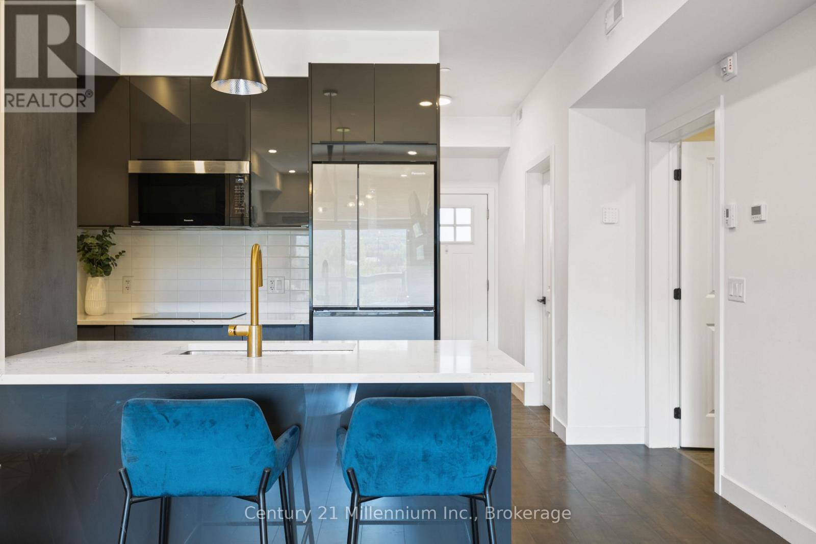 306 - 20 Beckwith Lane, Blue Mountains, Ontario  L9Y 0R4 - Photo 6 - X12607200