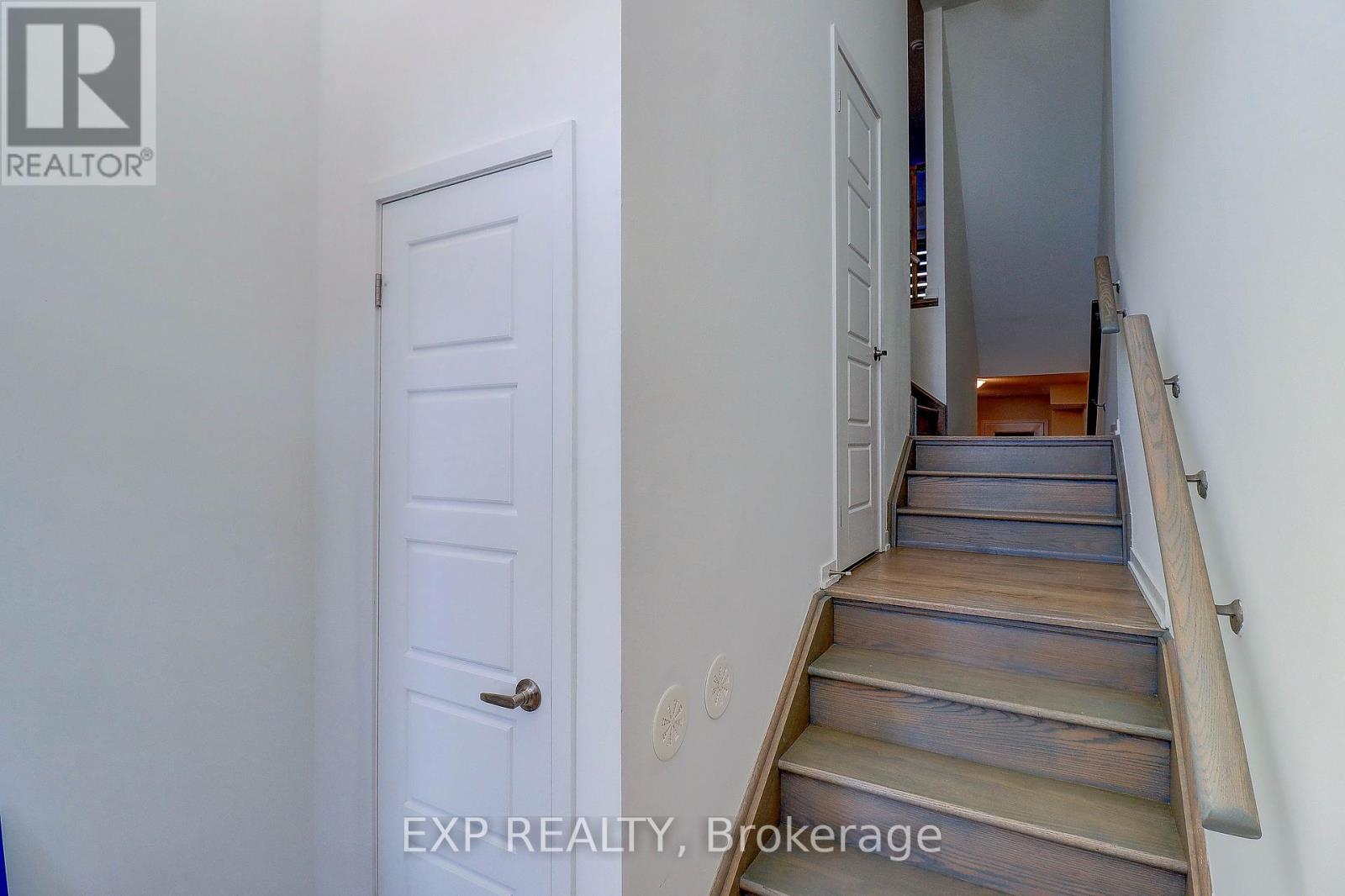 756 Heathrow Path, Oshawa (Samac), Ontario  L1K 3G4 - Photo 2 - E12607160