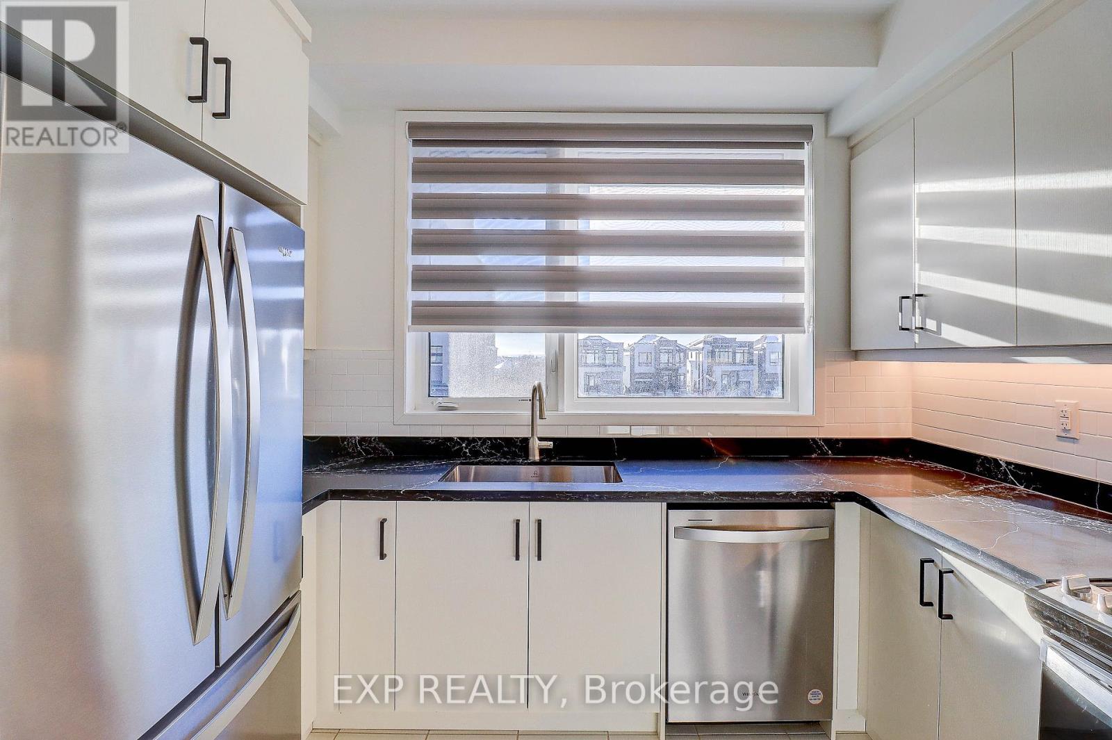 756 Heathrow Path, Oshawa (Samac), Ontario  L1K 3G4 - Photo 3 - E12607160