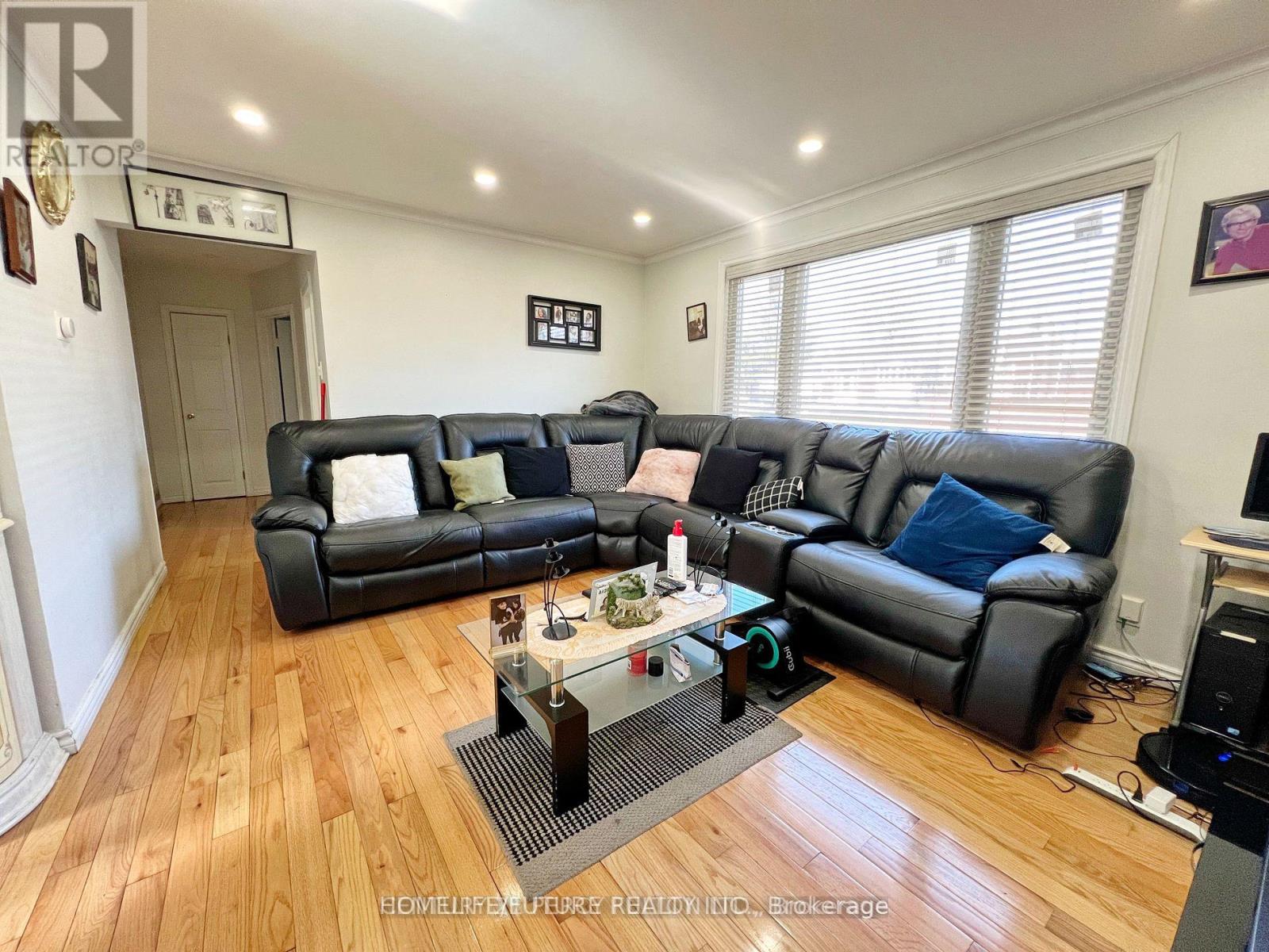 Main - 107 Seminole Avenue, Toronto, Ontario  M1J 1N8 - Photo 3 - E12607172