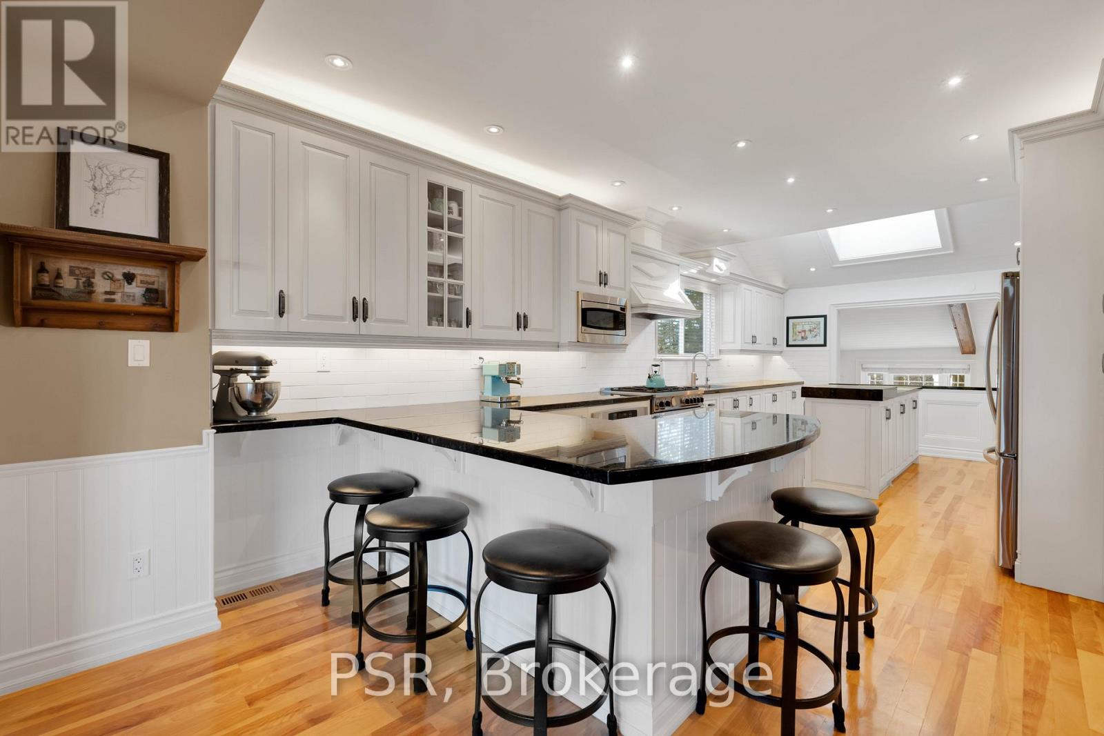 124 Elmpine Trail, King, Ontario  L7B 1K4 - Photo 17 - N12328120