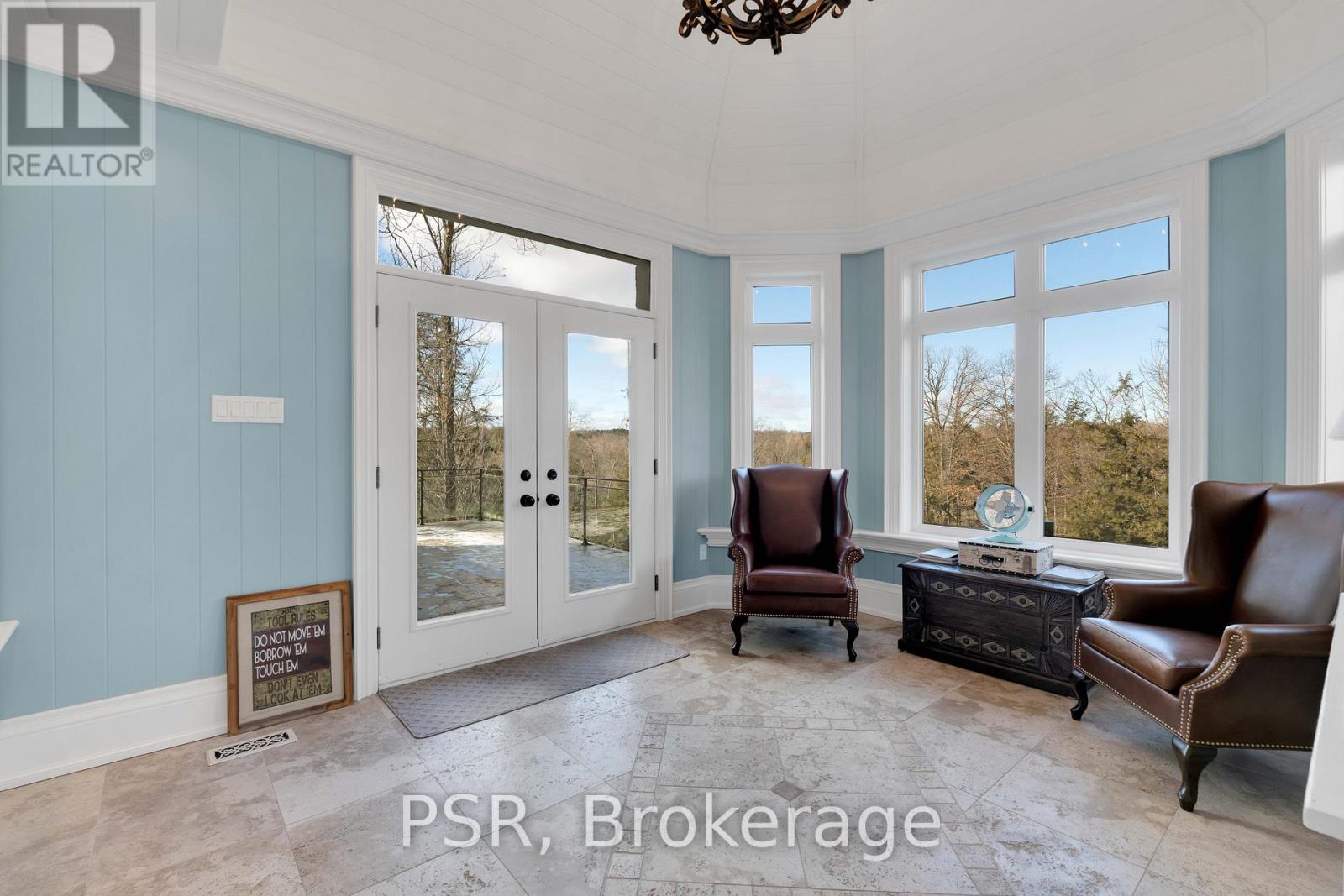 124 Elmpine Trail, King, Ontario  L7B 1K4 - Photo 15 - N12328120