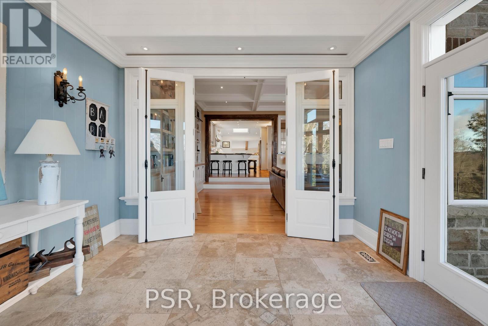 124 Elmpine Trail, King, Ontario  L7B 1K4 - Photo 14 - N12328120