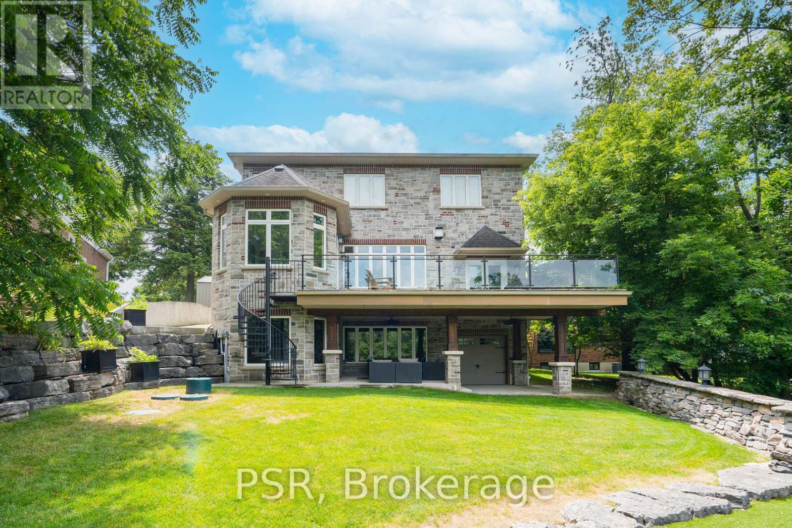 124 Elmpine Trail, King, Ontario  L7B 1K4 - Photo 38 - N12328120