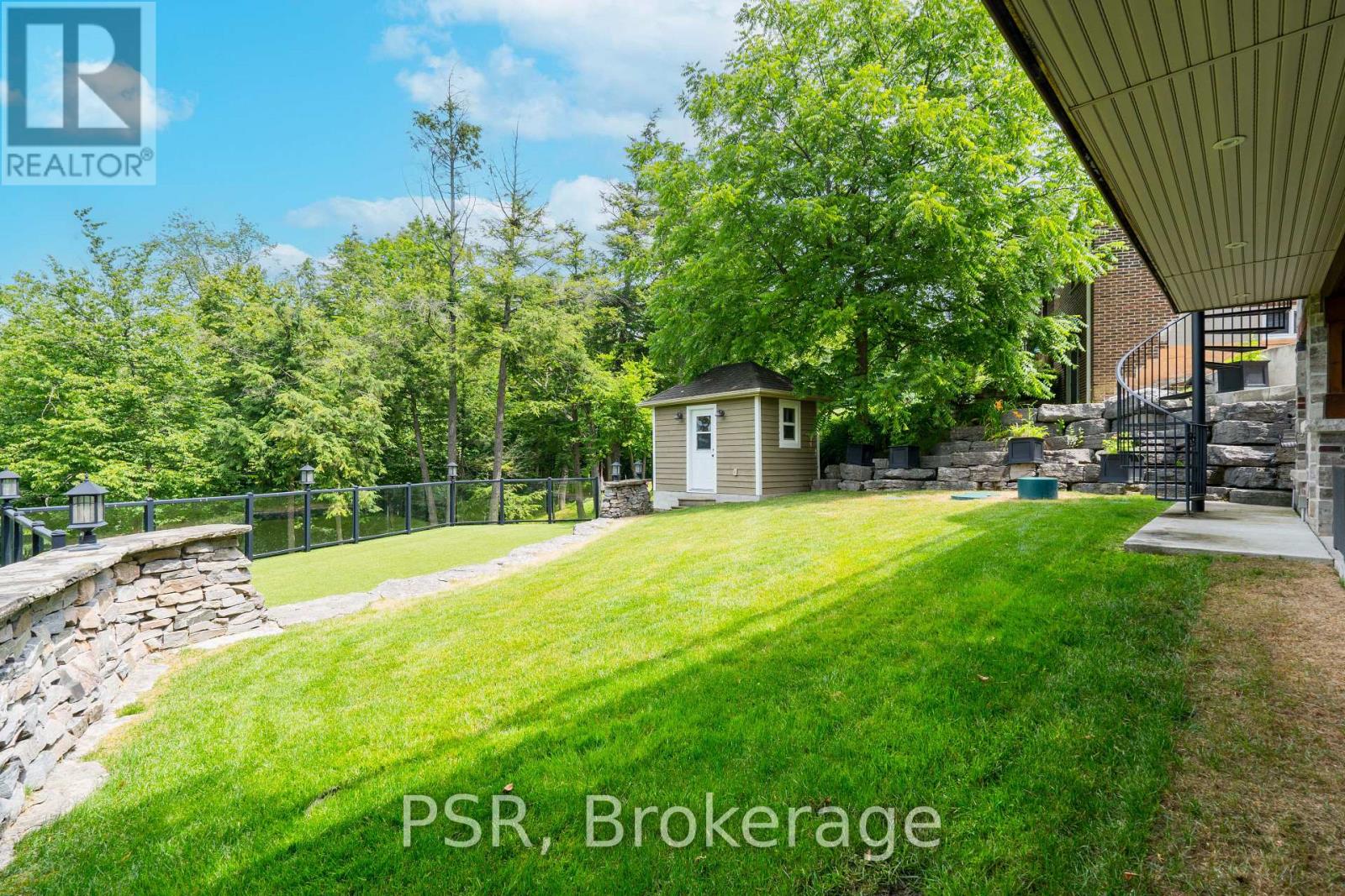 124 Elmpine Trail, King, Ontario  L7B 1K4 - Photo 36 - N12328120