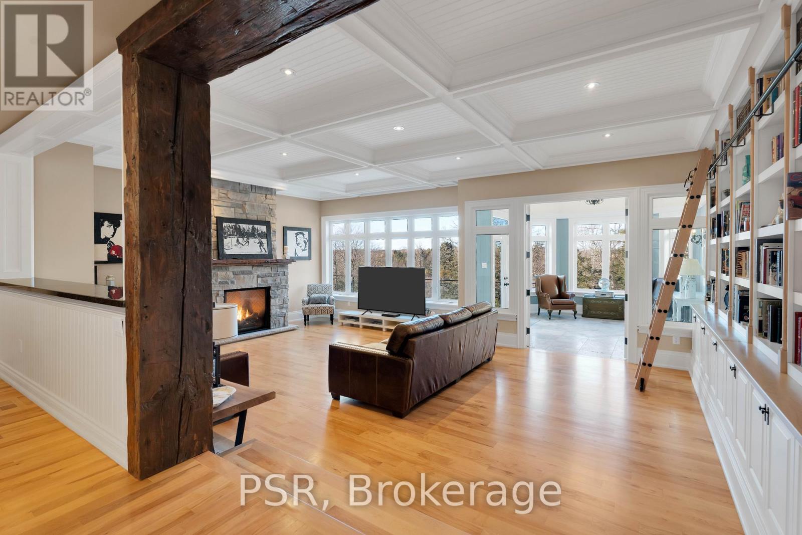 124 Elmpine Trail, King, Ontario  L7B 1K4 - Photo 7 - N12328120