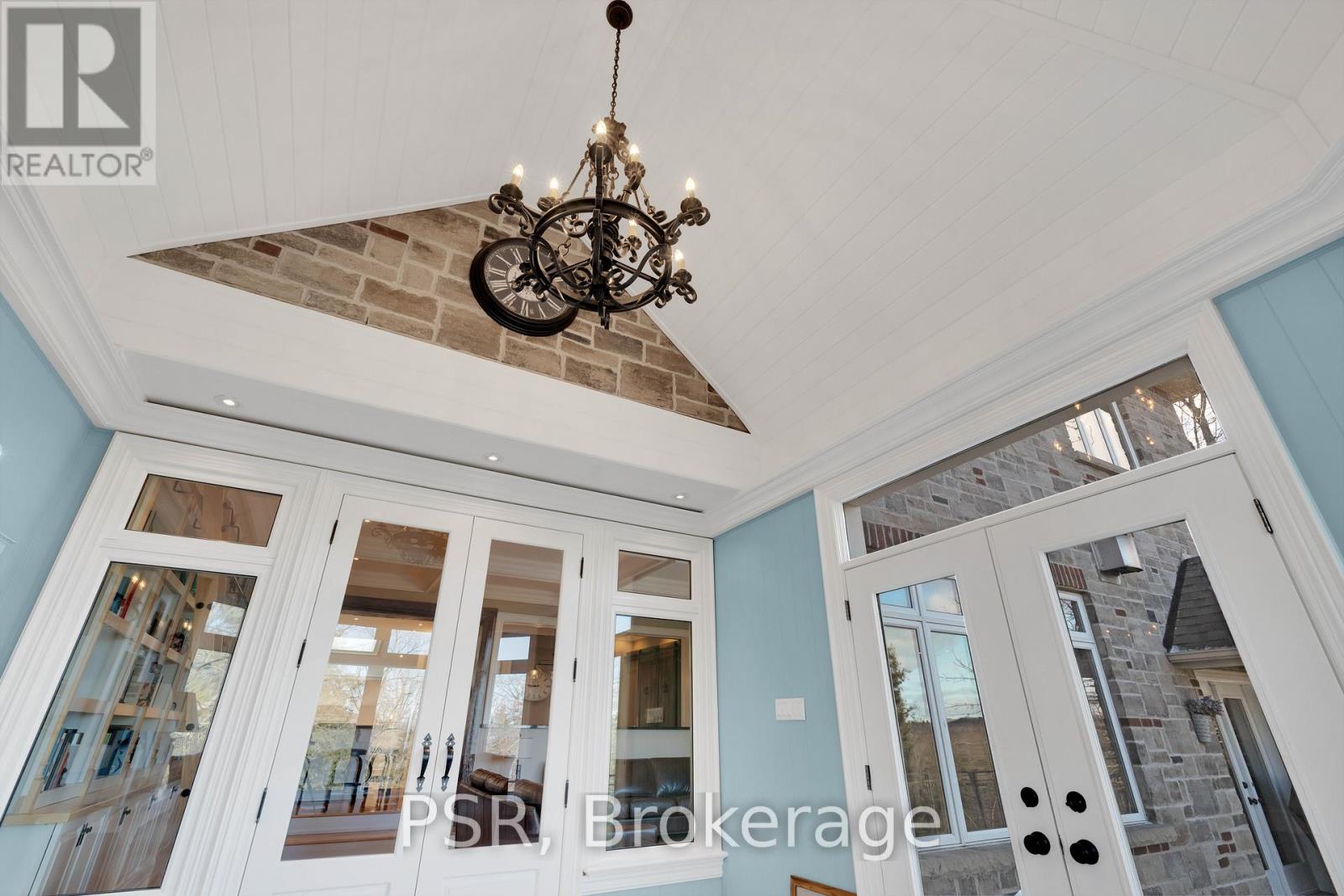 124 Elmpine Trail, King, Ontario  L7B 1K4 - Photo 16 - N12328120