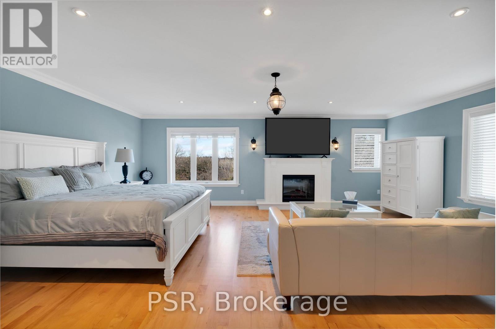 124 Elmpine Trail, King, Ontario  L7B 1K4 - Photo 24 - N12328120