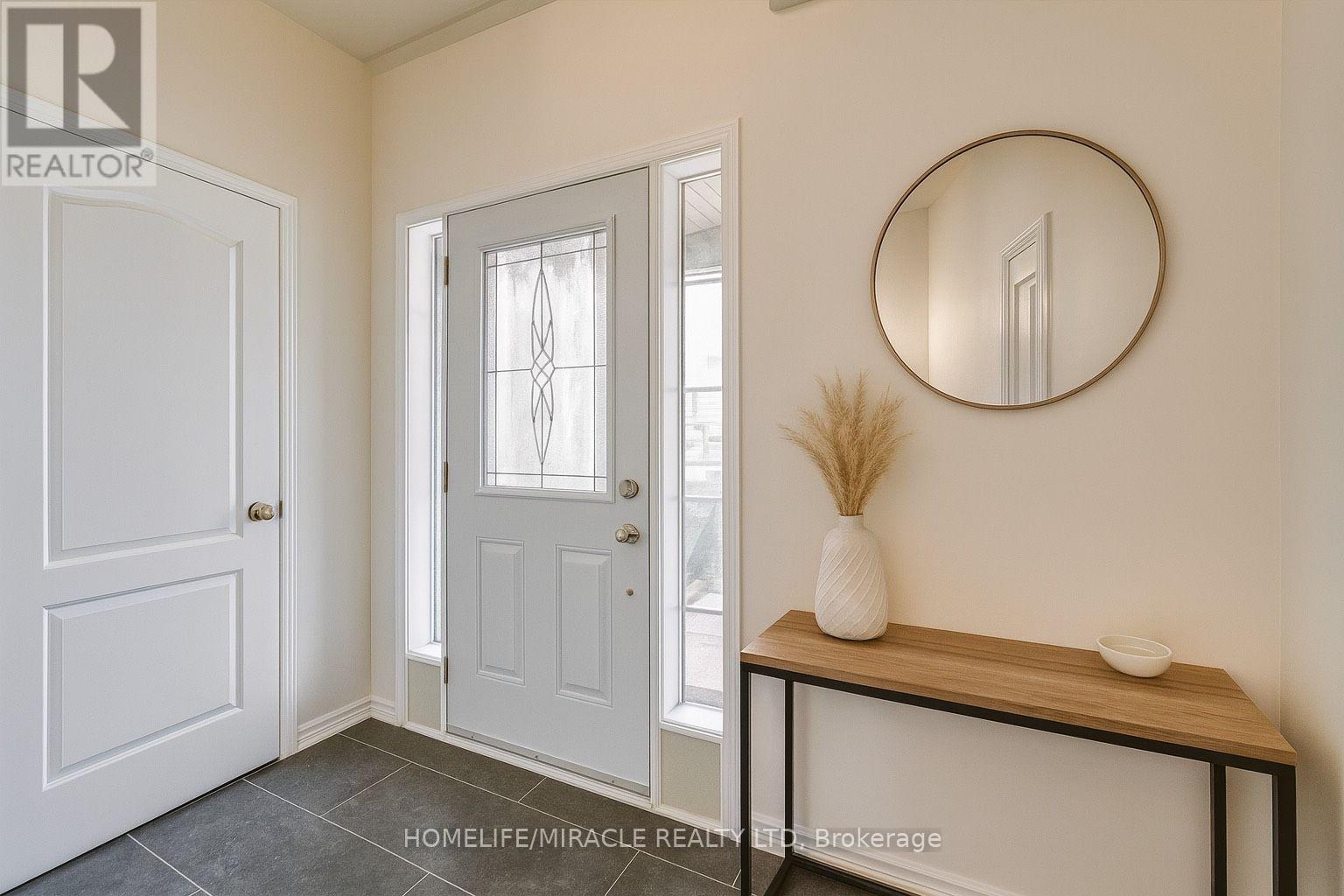 9 Trumpet Valley Boulevard, Brampton, Ontario  L7A 3P4 - Photo 2 - W12607114