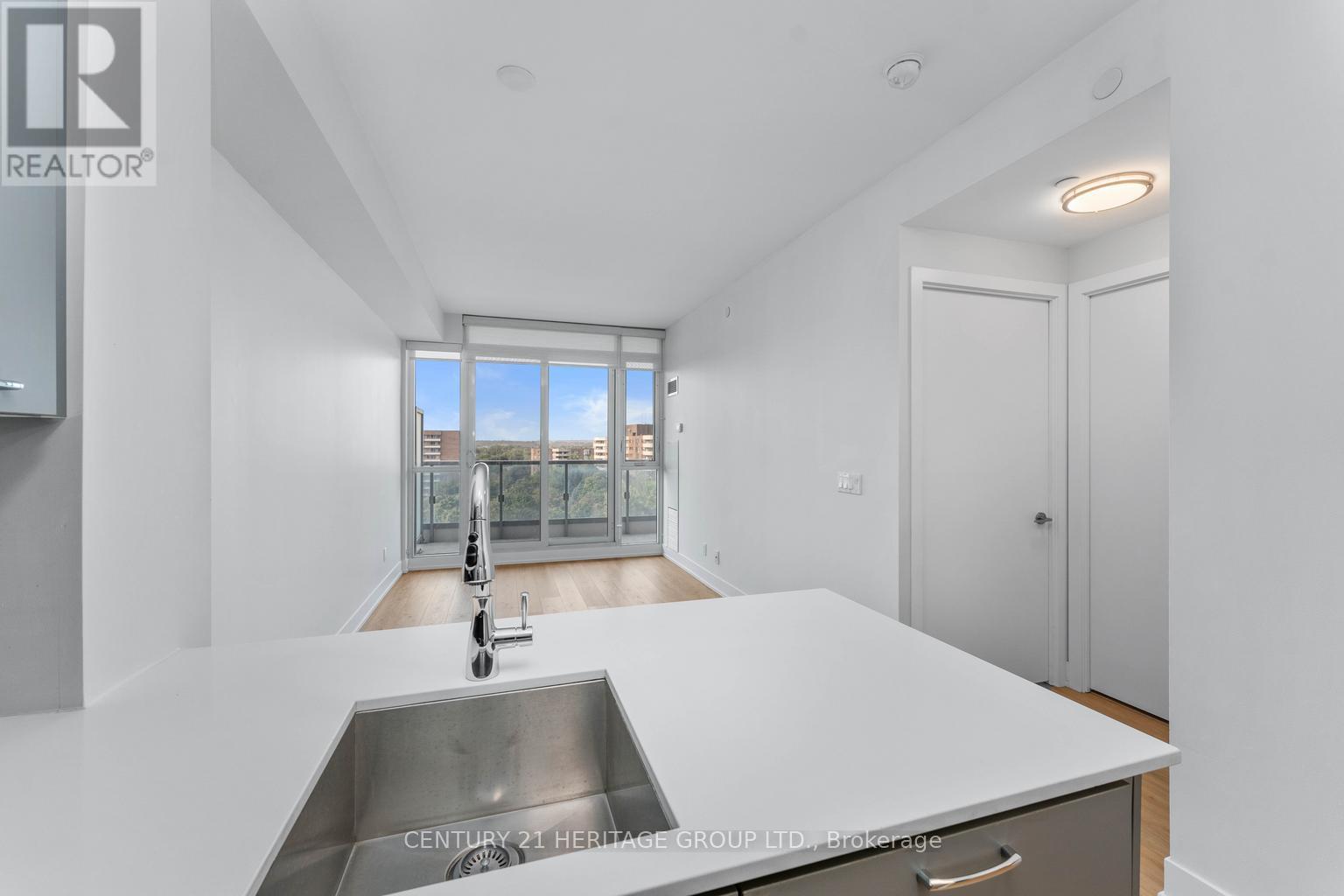 908 - 9471 Yonge Street, Richmond Hill, Ontario  L4C 0Z5 - Photo 11 - N12607166