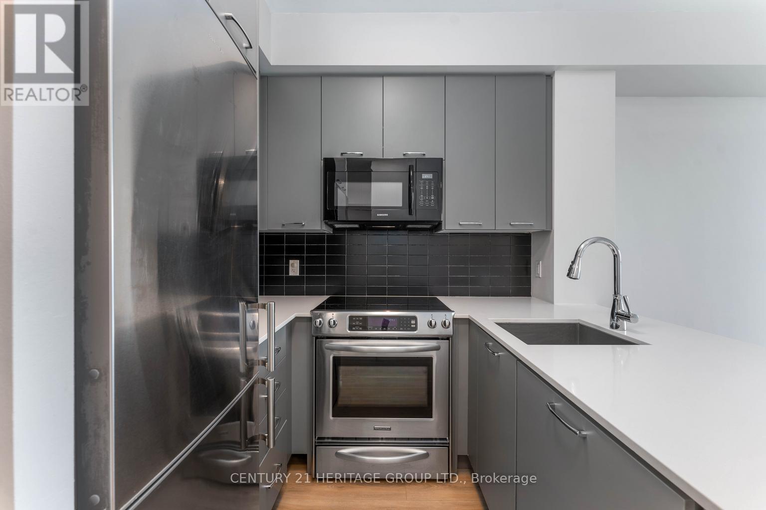 908 - 9471 Yonge Street, Richmond Hill, Ontario  L4C 0Z5 - Photo 13 - N12607166