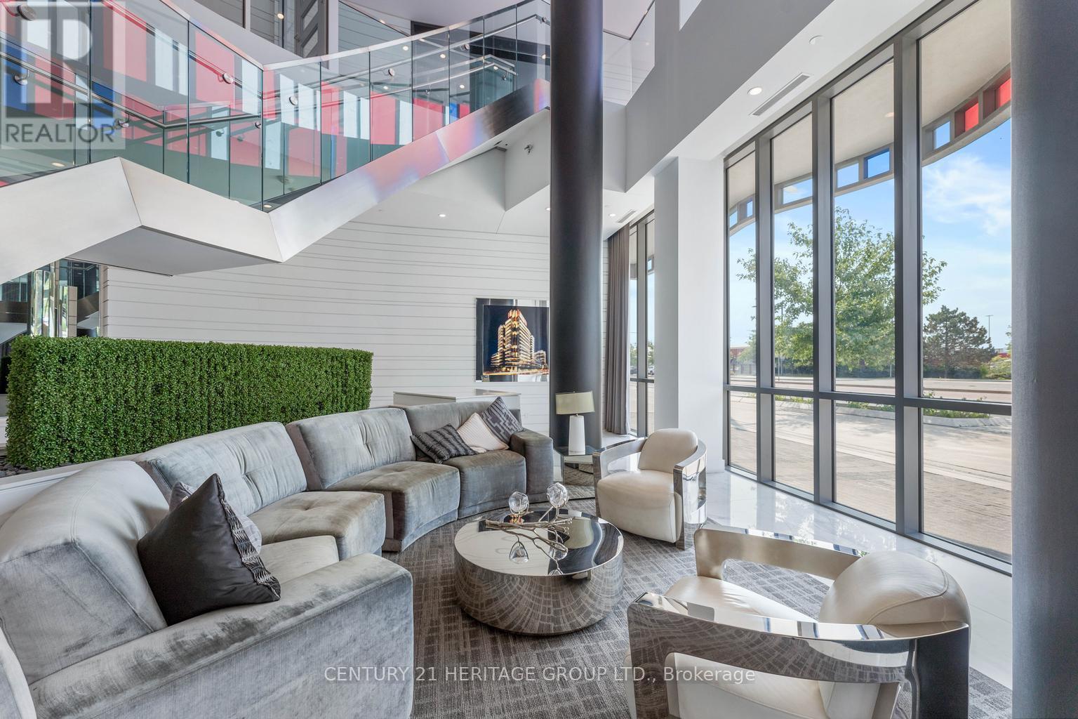 908 - 9471 Yonge Street, Richmond Hill, Ontario  L4C 0Z5 - Photo 2 - N12607166