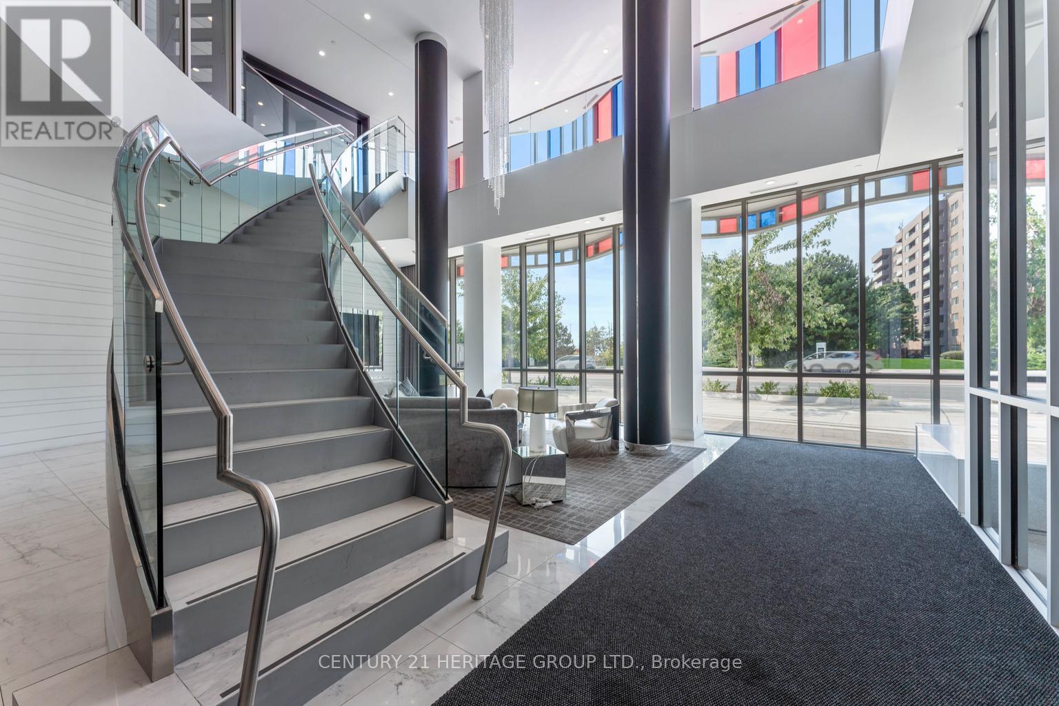 908 - 9471 Yonge Street, Richmond Hill, Ontario  L4C 0Z5 - Photo 3 - N12607166