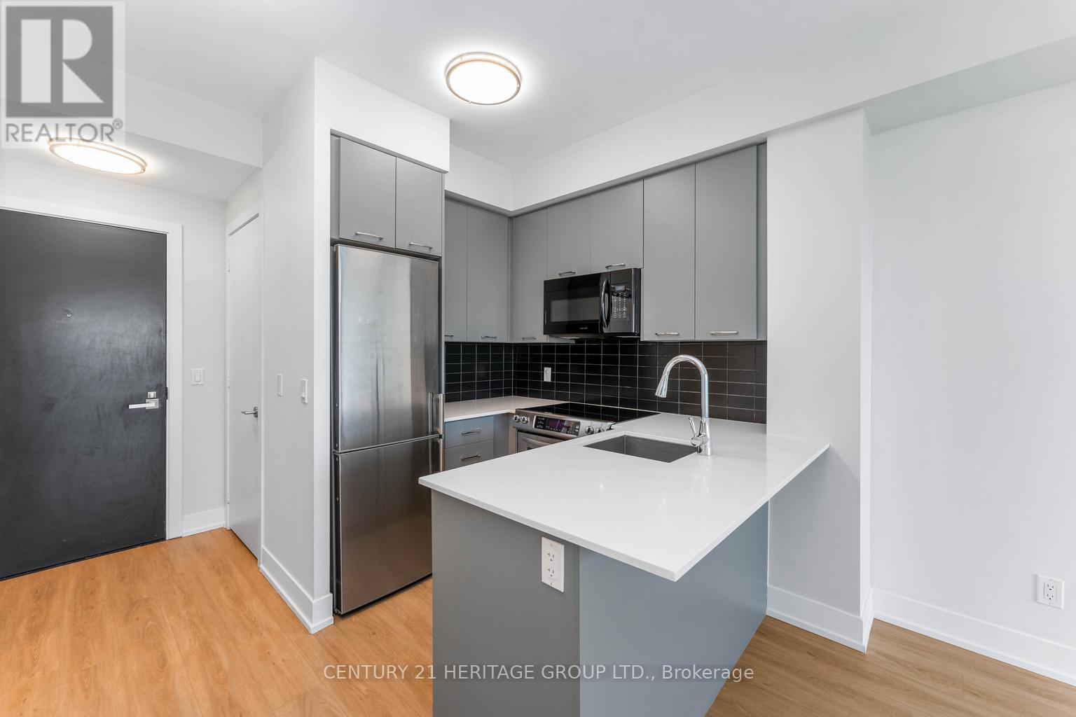 908 - 9471 Yonge Street, Richmond Hill, Ontario  L4C 0Z5 - Photo 8 - N12607166