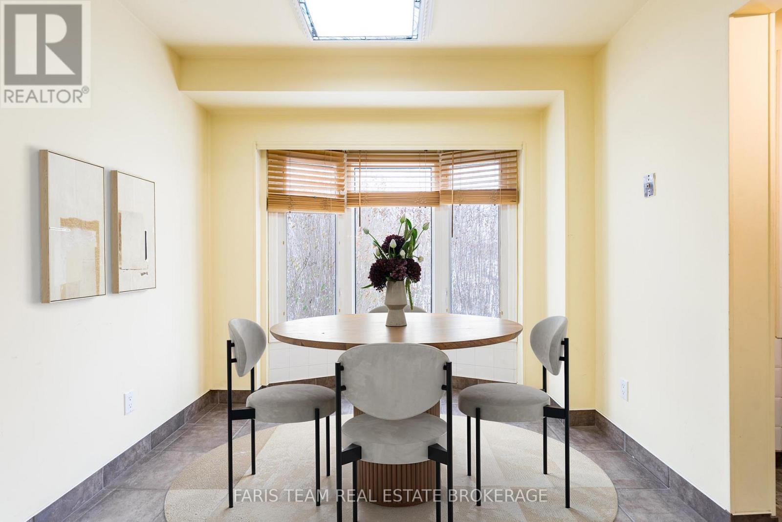 2501 Lloyd Street, Innisfil, Ontario  L9S 2H1 - Photo 8 - N12607192