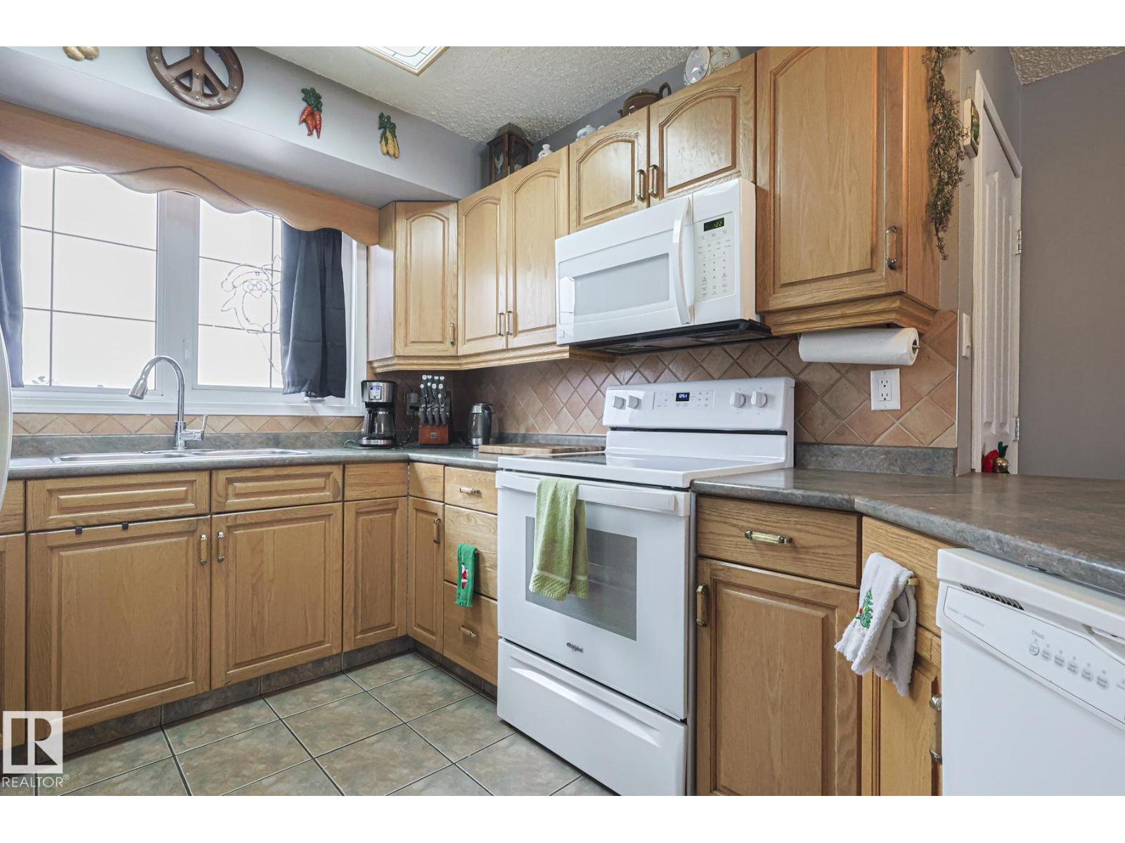 4032 77 St Nw, Edmonton, Alberta  T6K 0X6 - Photo 6 - E4467607