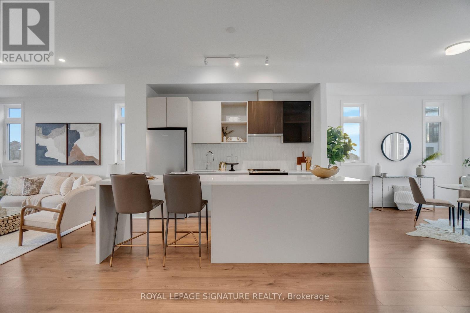 3047 Trailside Drive, Oakville, Ontario  L6M 4M2 - Photo 12 - W12607152