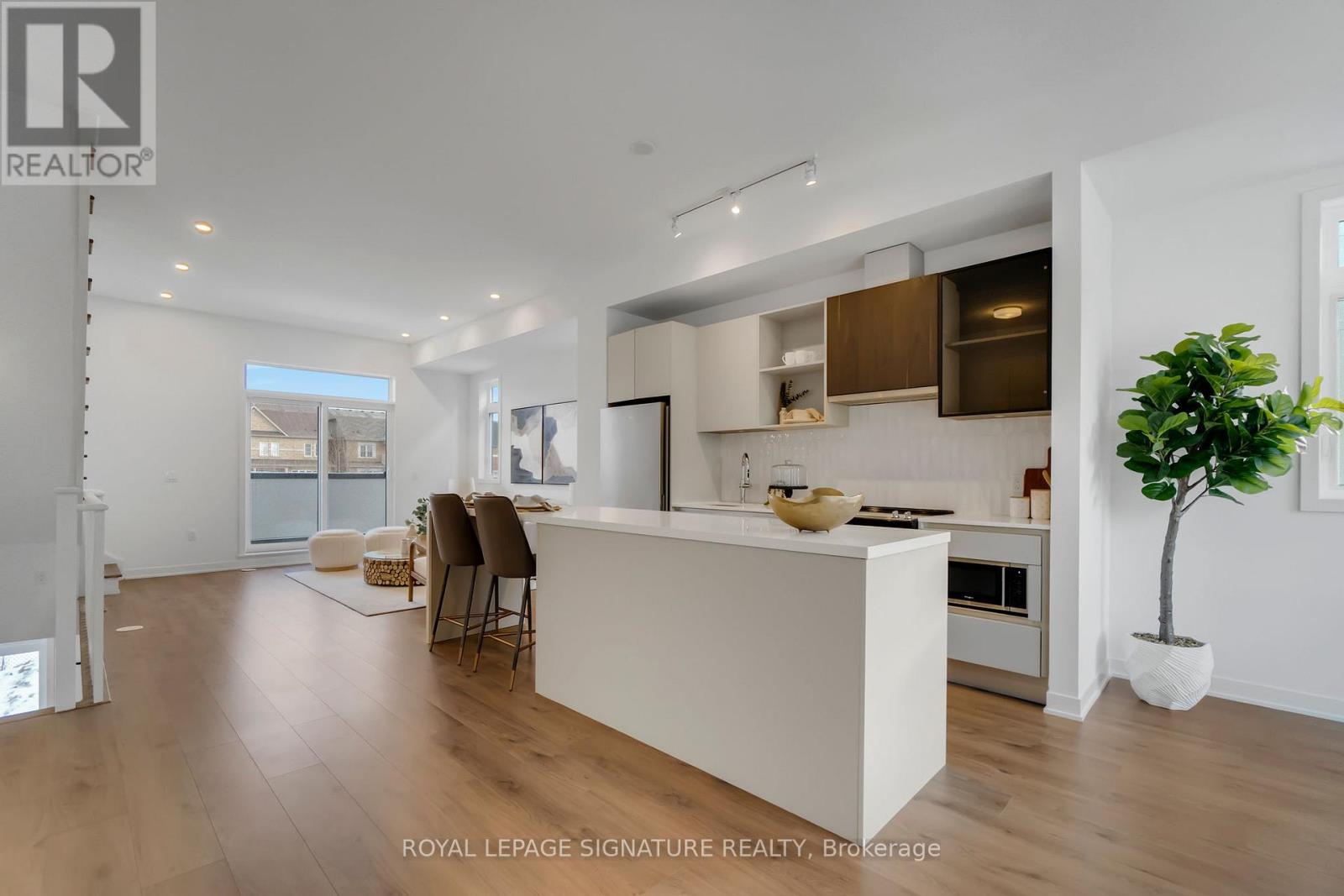 3047 Trailside Drive, Oakville, Ontario  L6M 4M2 - Photo 13 - W12607152