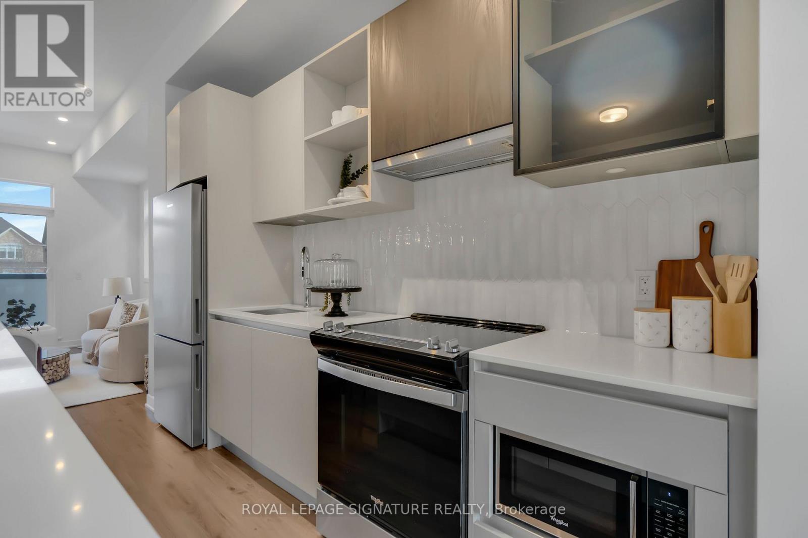 3047 Trailside Drive, Oakville, Ontario  L6M 4M2 - Photo 16 - W12607152