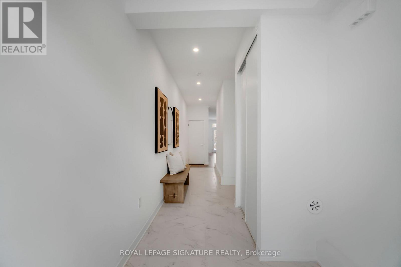 3047 Trailside Drive, Oakville, Ontario  L6M 4M2 - Photo 5 - W12607152