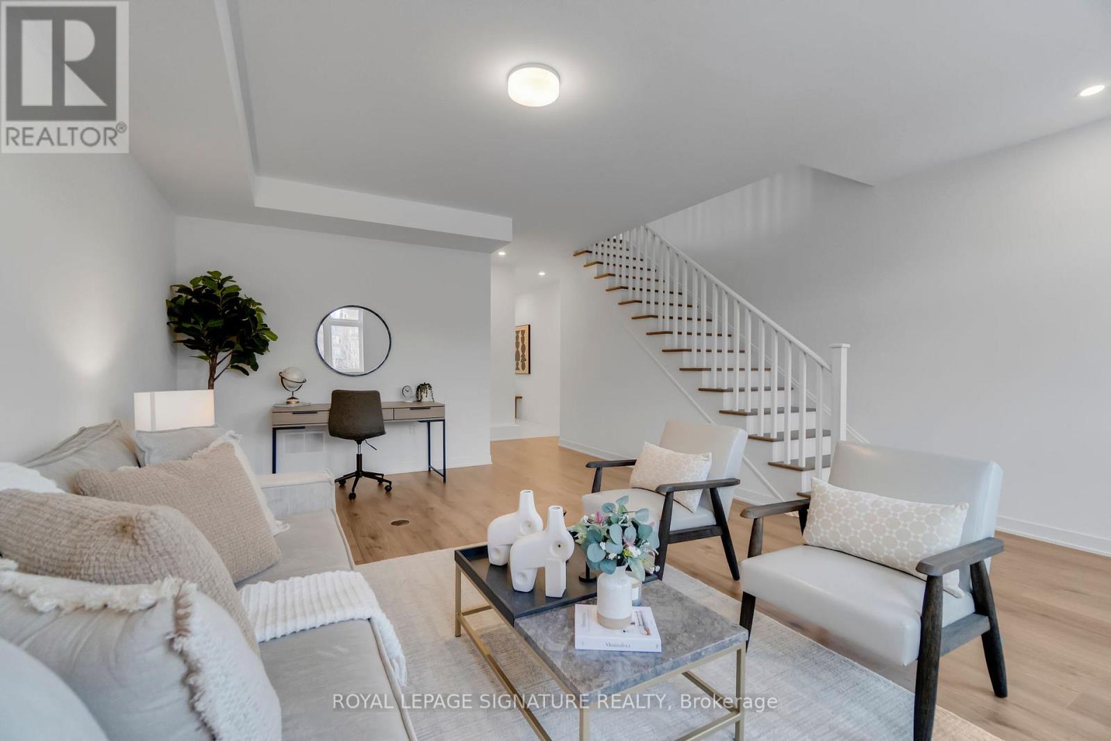 3047 Trailside Drive, Oakville, Ontario  L6M 4M2 - Photo 9 - W12607152