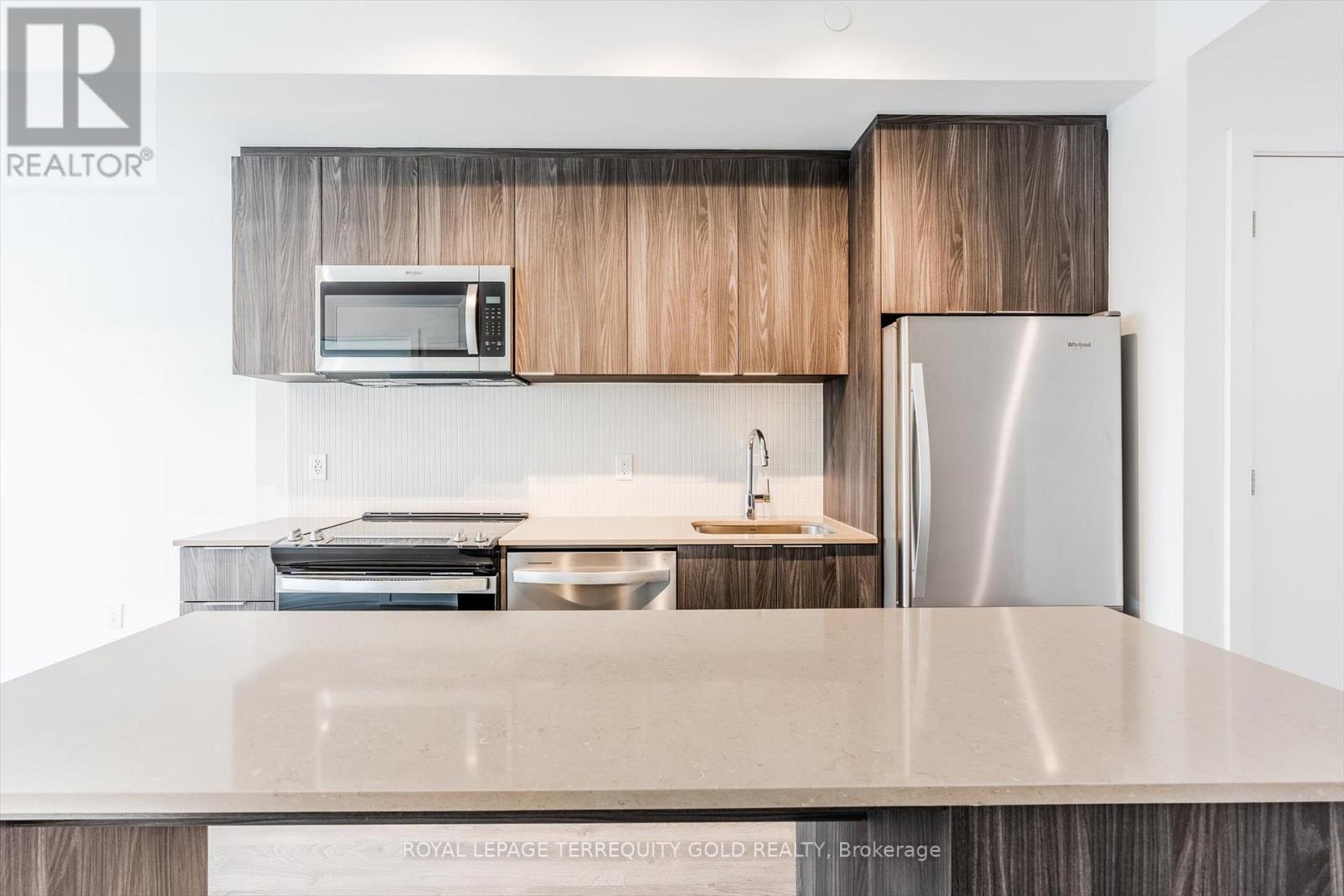 705 - 720 Whitlock Avenue, Milton, Ontario L9E 2B5 - Photo 13 - W12607158