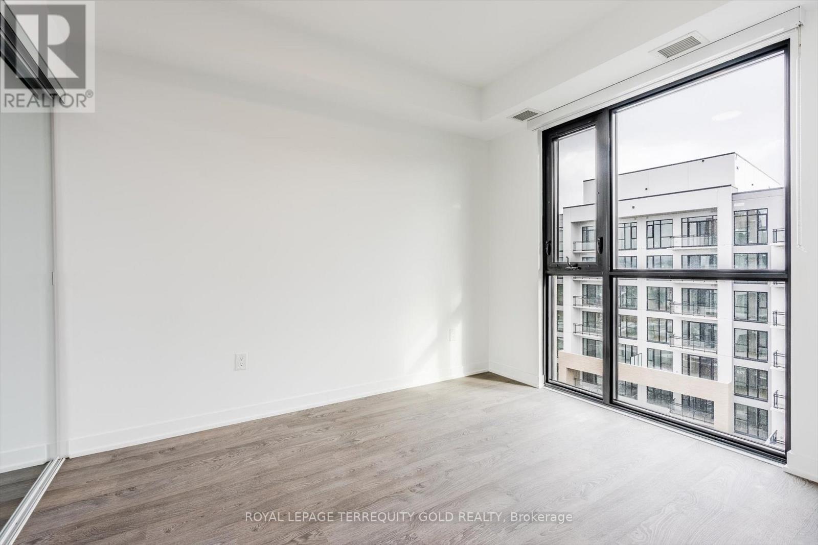 705 - 720 Whitlock Avenue, Milton, Ontario L9E 2B5 - Photo 17 - W12607158