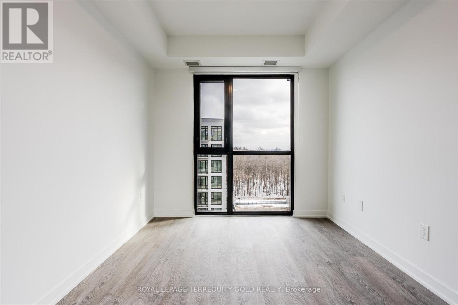 705 - 720 Whitlock Avenue, Milton, Ontario L9E 2B5 - Photo 18 - W12607158