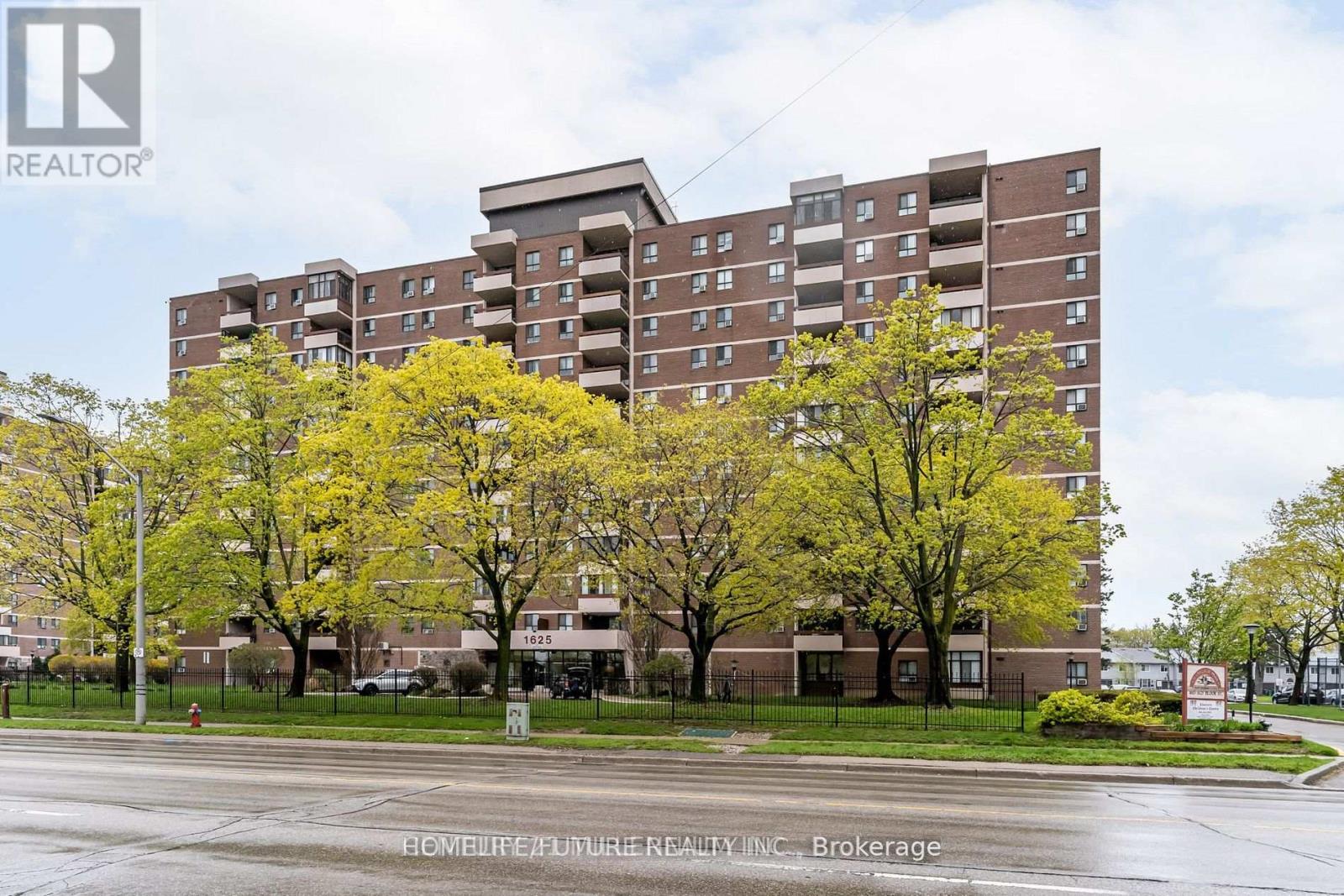 420 - 1625 Bloor Street, Mississauga, Ontario  L4X 1S3 - Photo 2 - W12607176