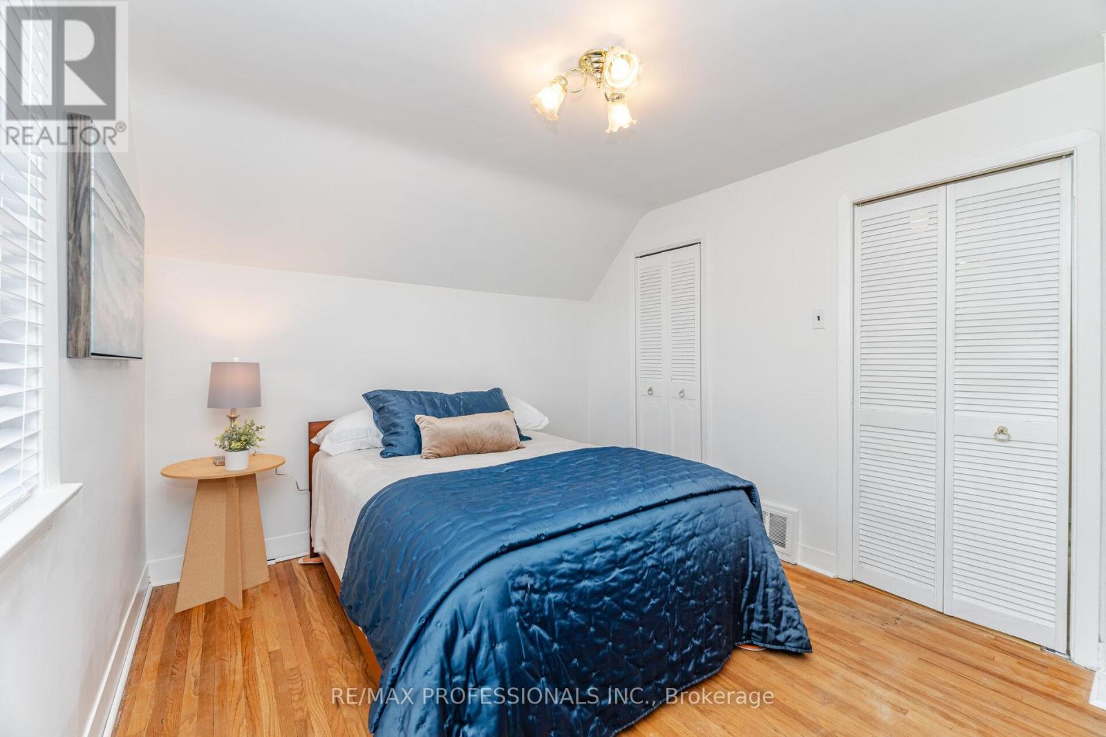 35 Westleigh Crescent, Toronto, Ontario  M8W 3Z6 - Photo 19 - W12607190