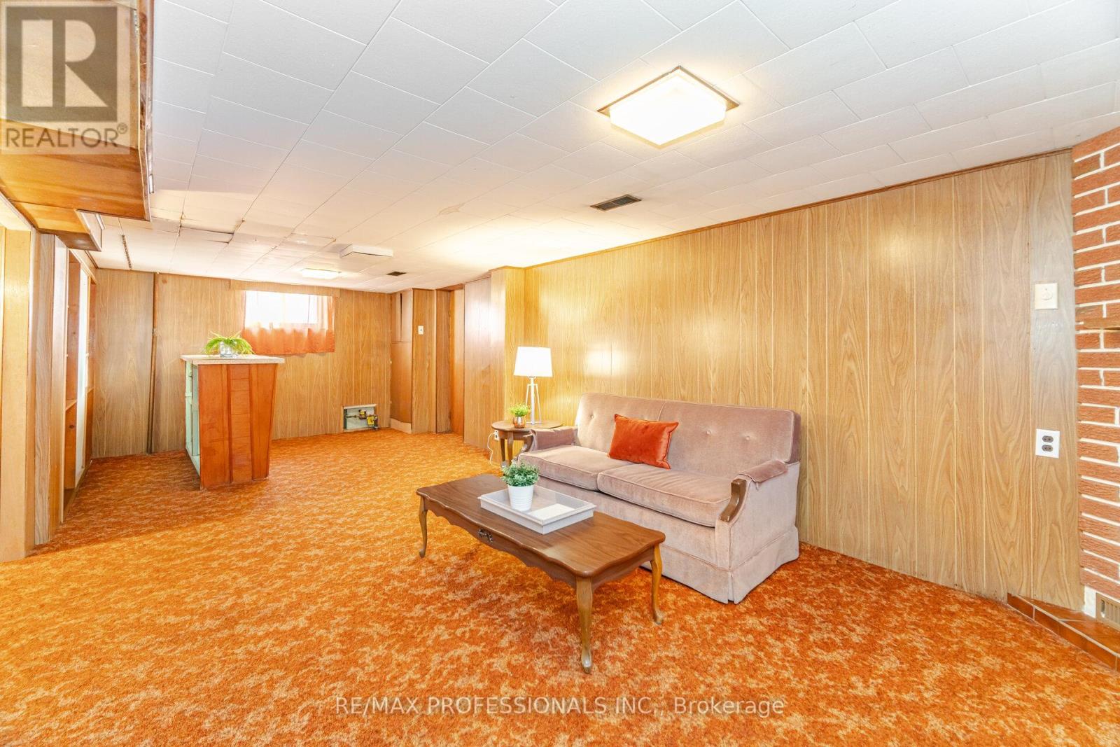 35 Westleigh Crescent, Toronto, Ontario  M8W 3Z6 - Photo 25 - W12607190