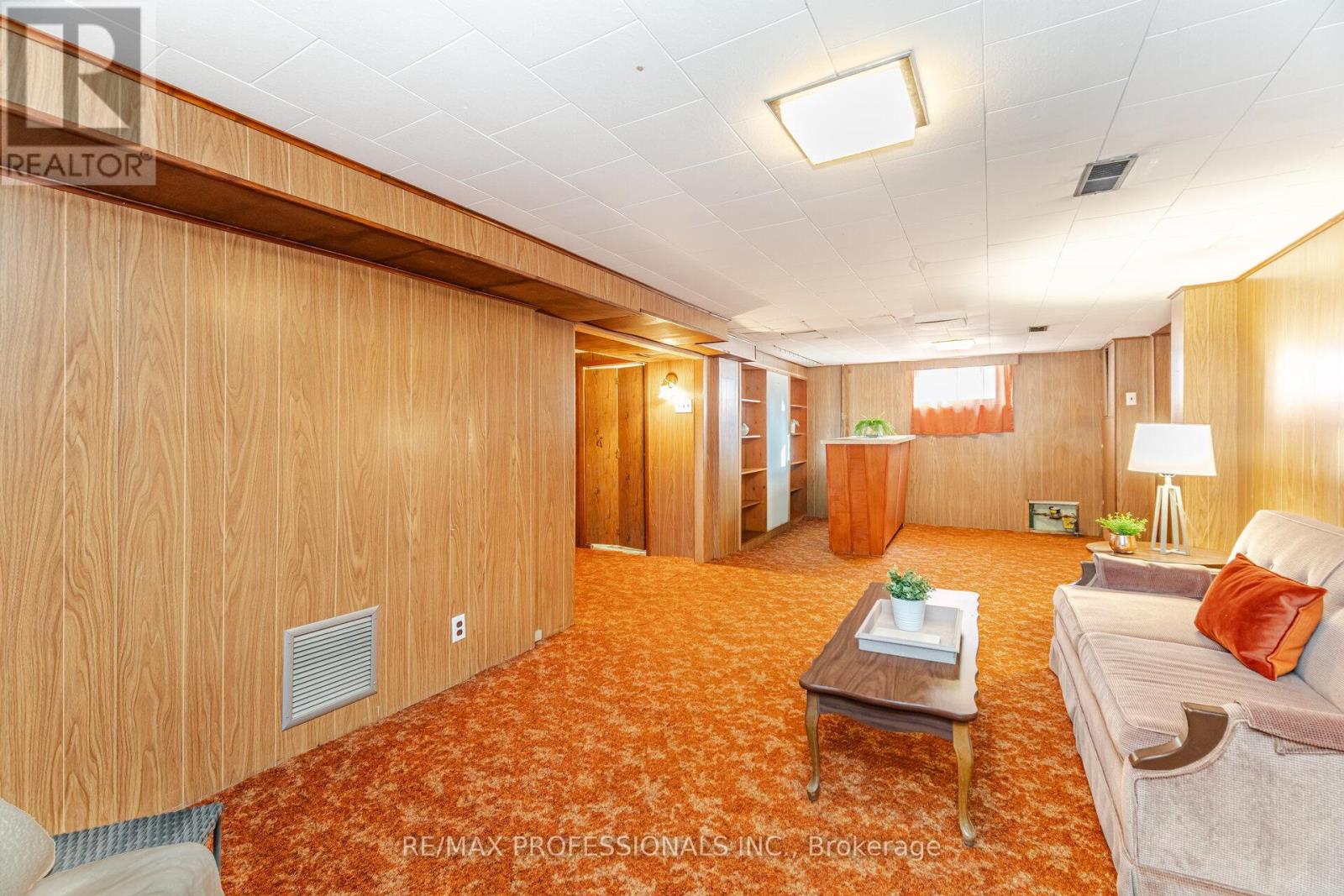 35 Westleigh Crescent, Toronto, Ontario  M8W 3Z6 - Photo 29 - W12607190