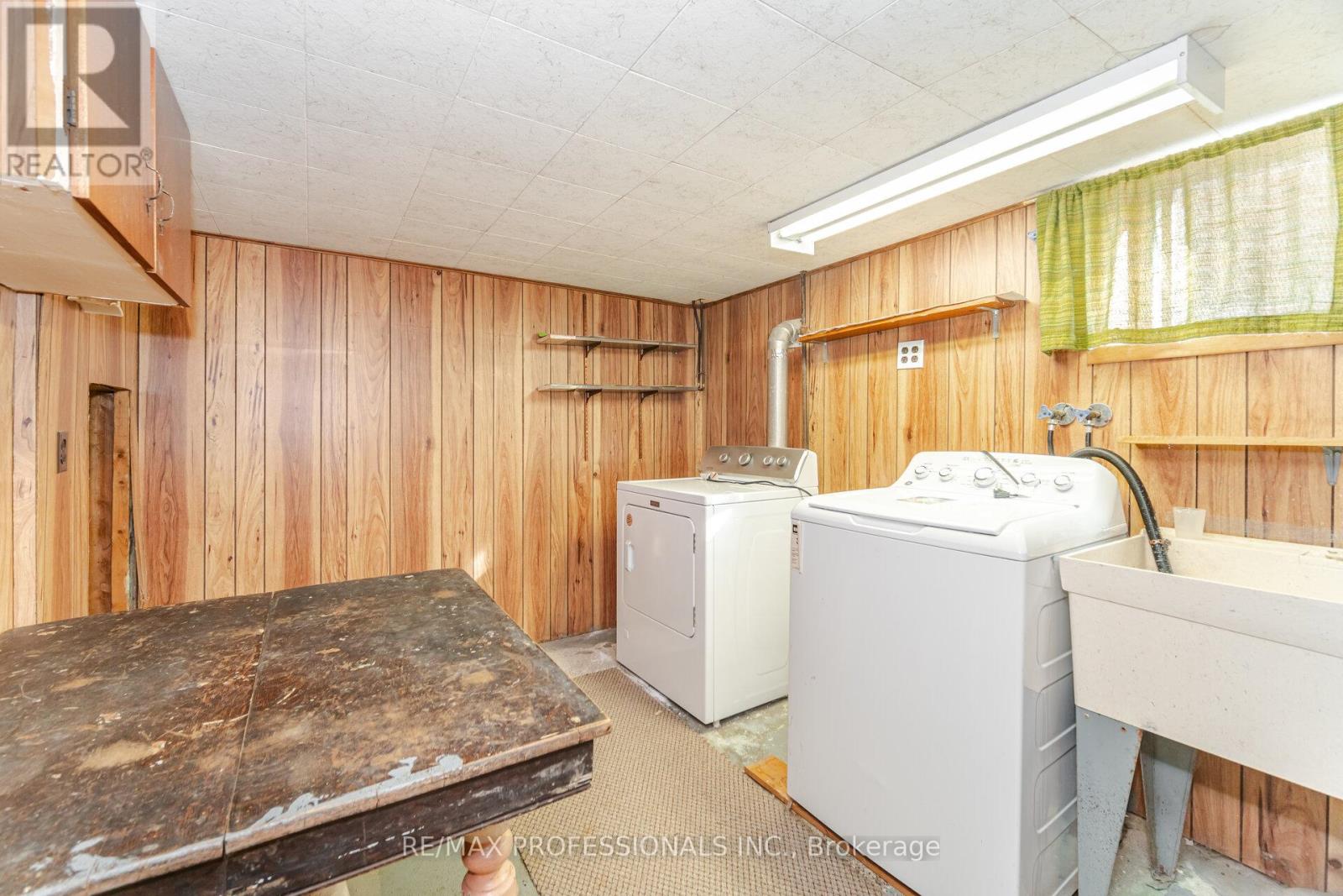 35 Westleigh Crescent, Toronto, Ontario  M8W 3Z6 - Photo 33 - W12607190