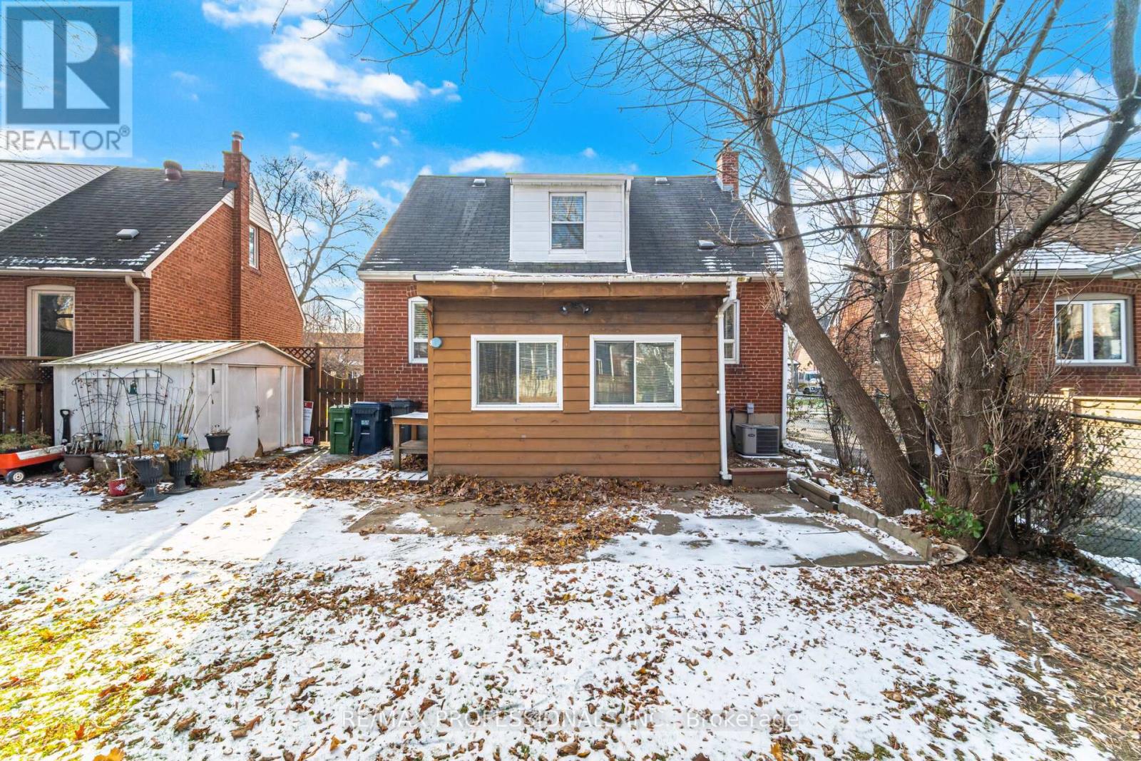 35 Westleigh Crescent, Toronto, Ontario  M8W 3Z6 - Photo 39 - W12607190