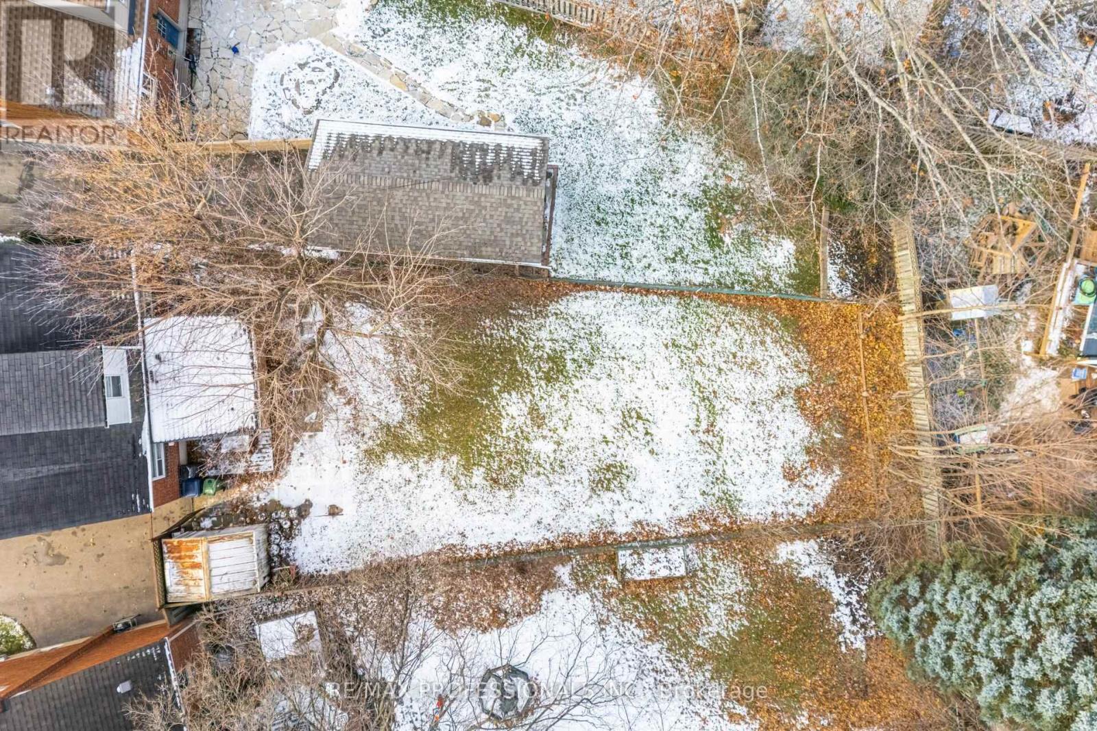 35 Westleigh Crescent, Toronto, Ontario  M8W 3Z6 - Photo 40 - W12607190