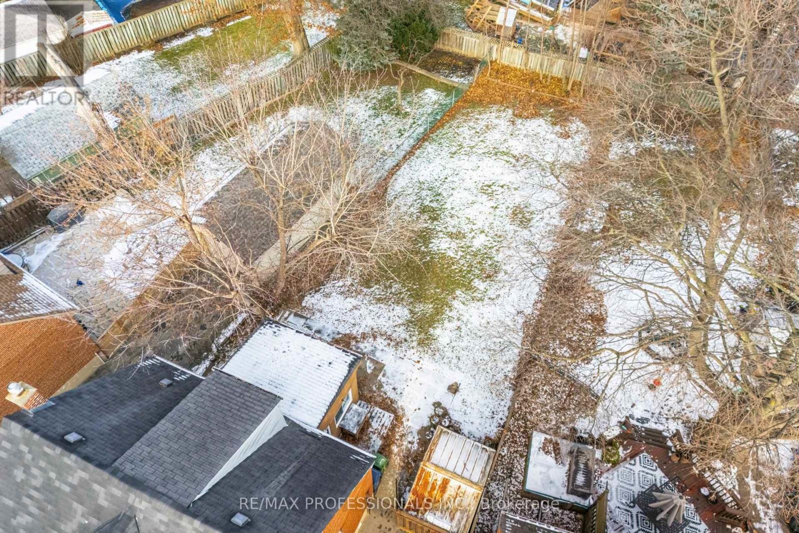 35 Westleigh Crescent, Toronto, Ontario  M8W 3Z6 - Photo 41 - W12607190