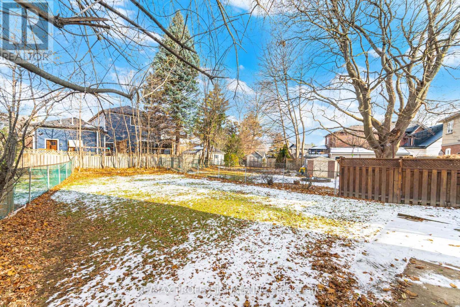 35 Westleigh Crescent, Toronto, Ontario  M8W 3Z6 - Photo 42 - W12607190