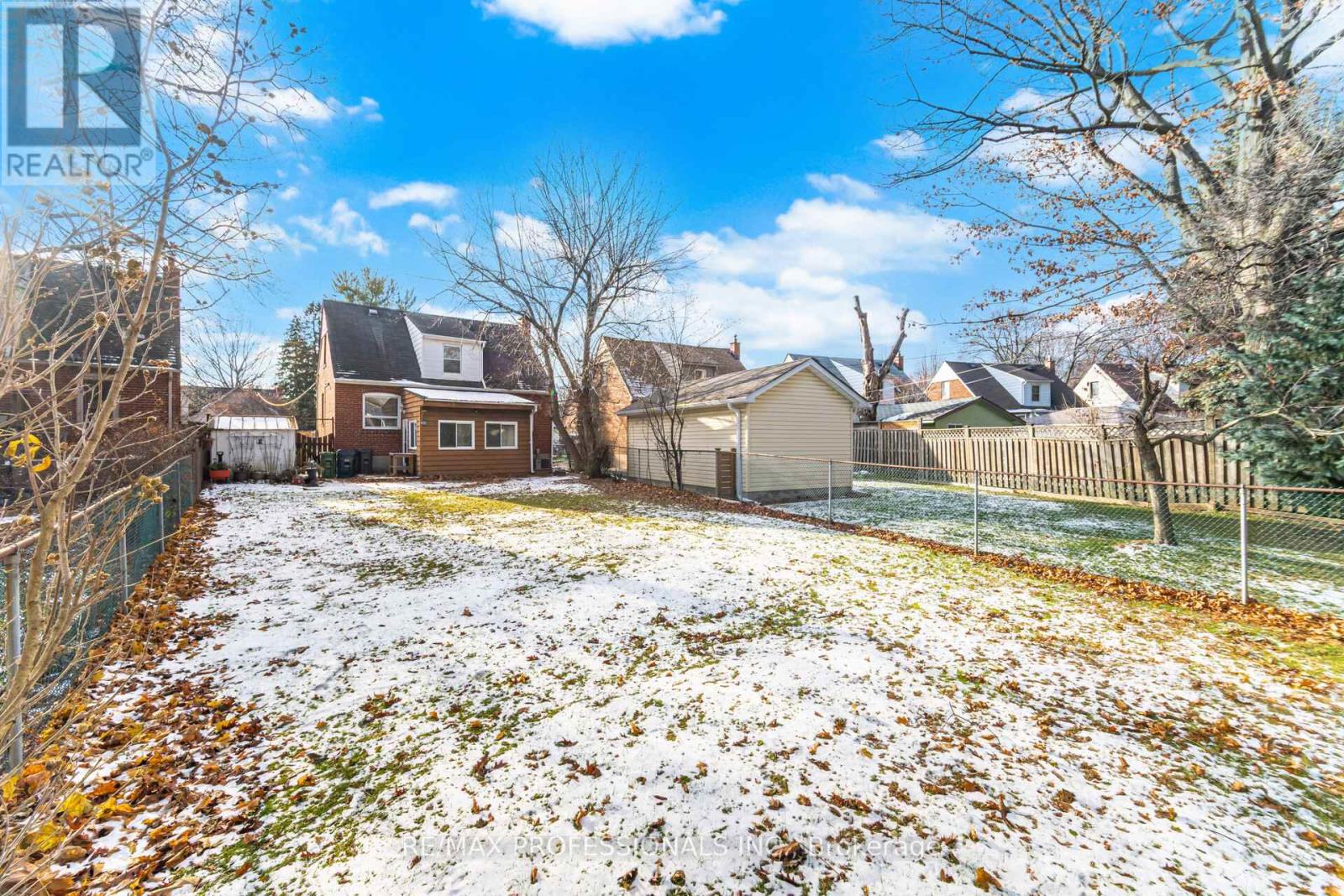 35 Westleigh Crescent, Toronto, Ontario  M8W 3Z6 - Photo 43 - W12607190