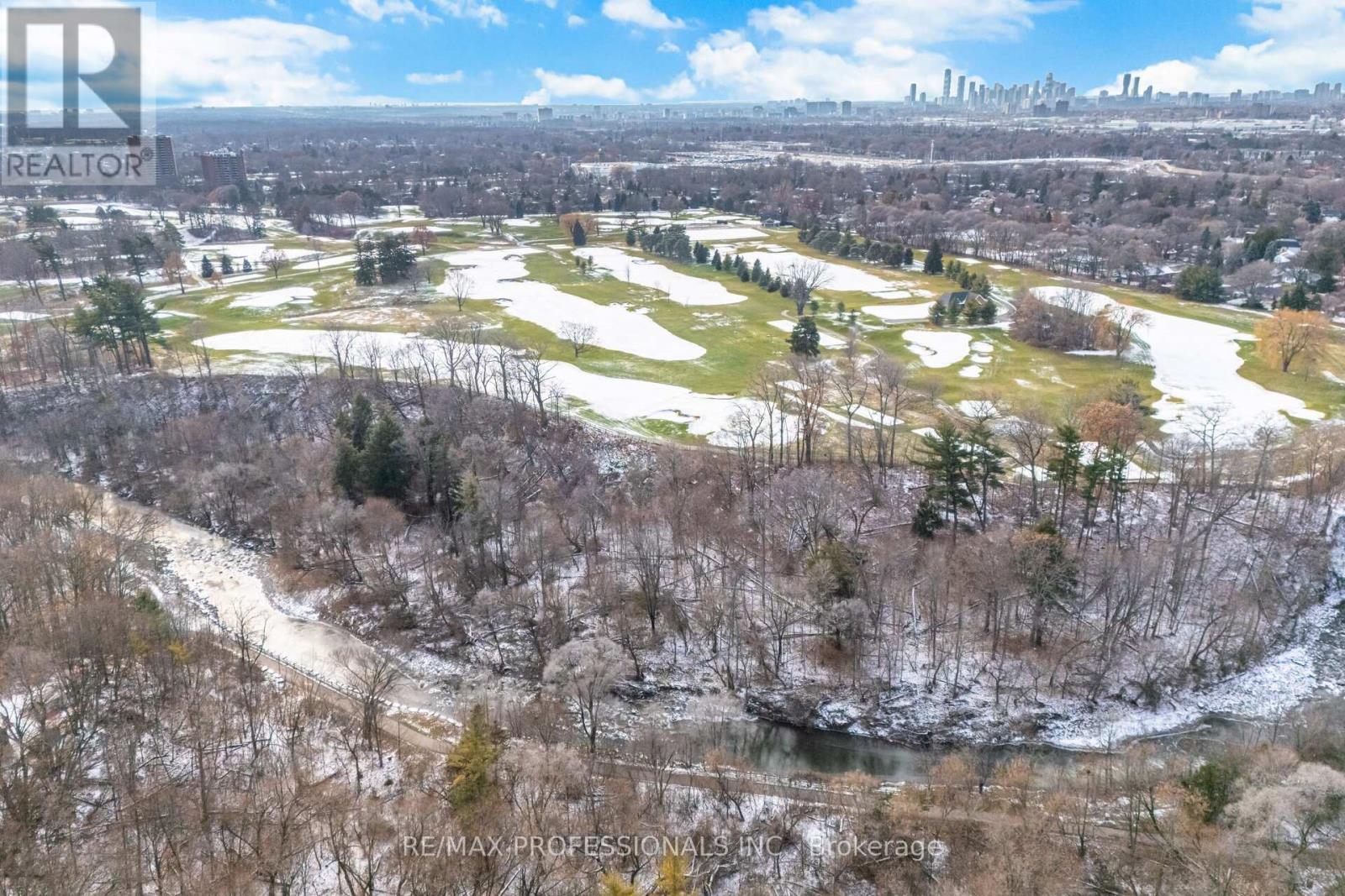 35 Westleigh Crescent, Toronto, Ontario  M8W 3Z6 - Photo 46 - W12607190