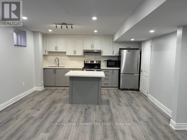 16 ELSINORE STREET, Brampton, Ontario