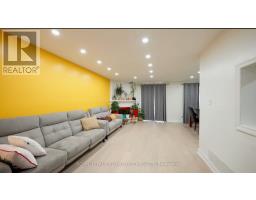 32 PAYTON COURT, Brampton, Ontario