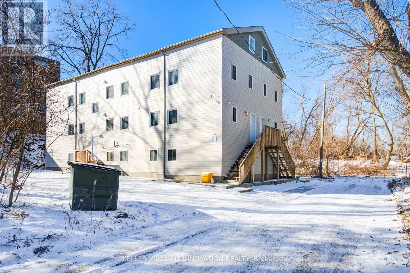 5 Front Street, London South, Ontario  N6C 1K4 - Photo 7 - X12607220