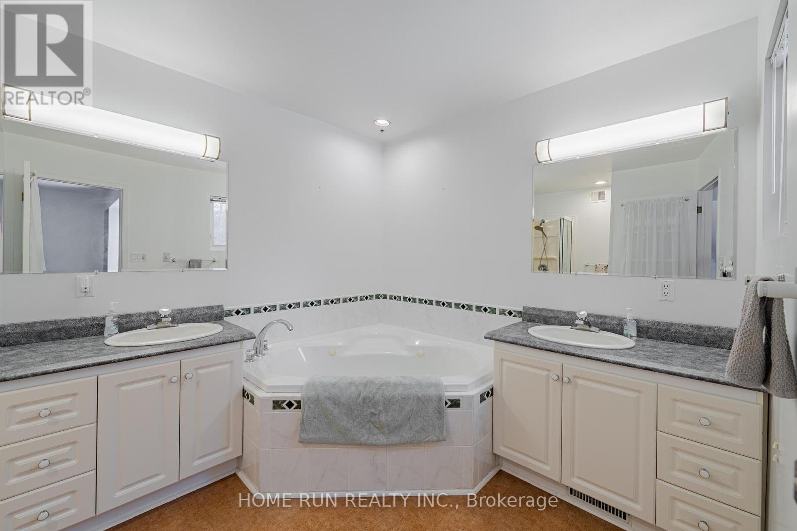 1545 Sherruby Way, Ottawa, Ontario  K2W 1A9 - Photo 29 - X12607230