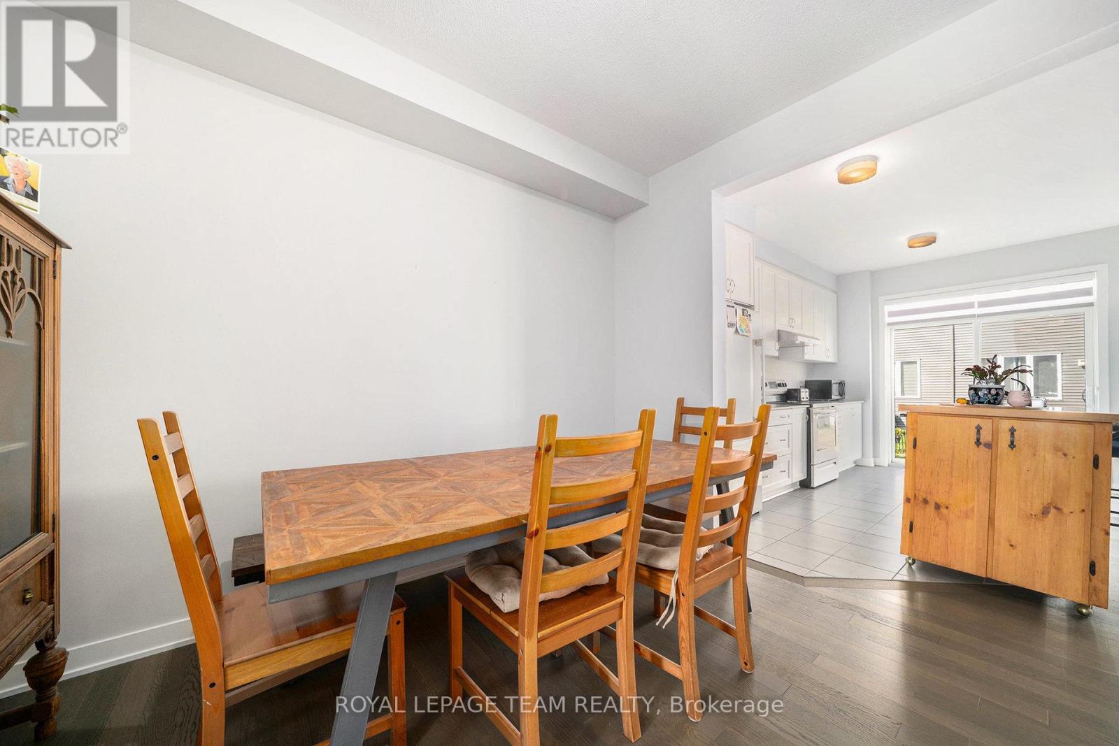 626 Allied Mews, Ottawa, Ontario  K2S 3A1 - Photo 4 - X12607232