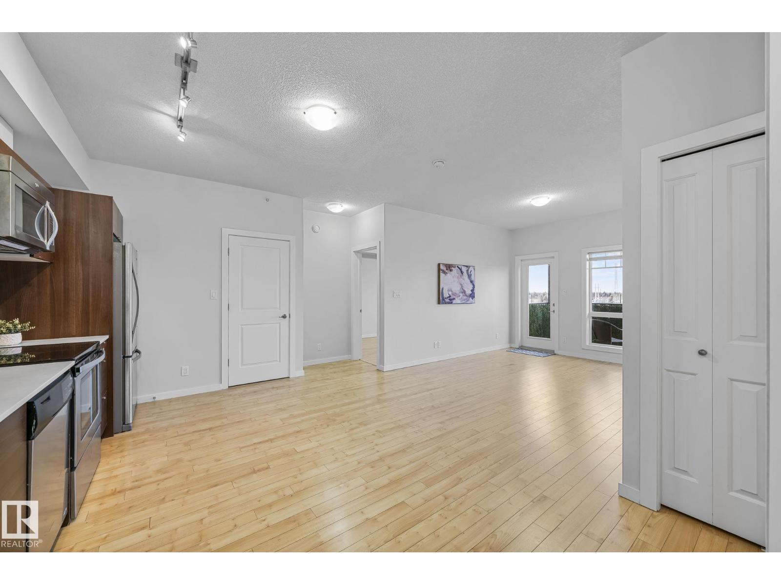 #406 9523 160 Av Nw, Edmonton, Alberta  T5Z 0N1 - Photo 3 - E4467609